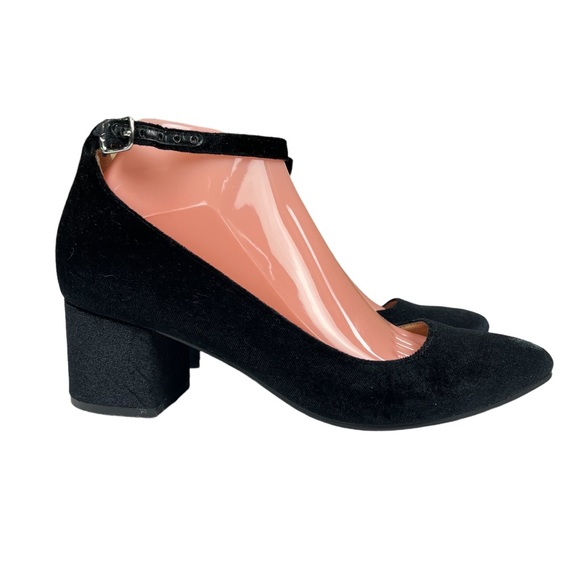 Unisa Shoes - Unisa Women’s Black Closed Toe Chunky Heel Suede Sandals Size 8.5